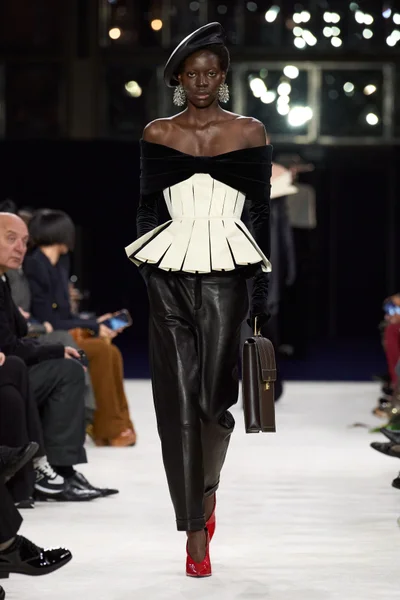 Look 7